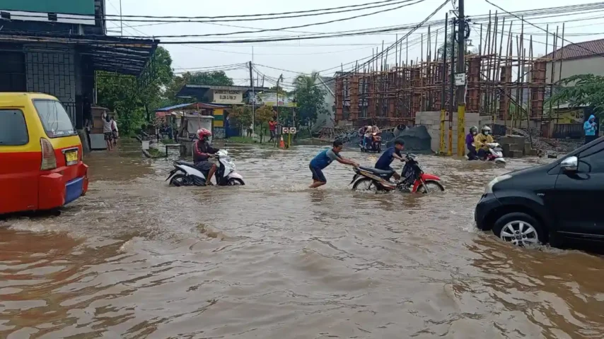 Perbedaan Banjir Bandang dan Banjir Rob