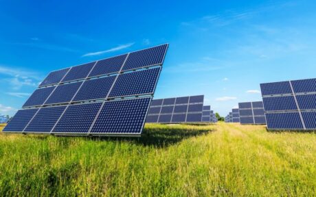 Perbedaan Energi Terbarukan dan Energi Fosil