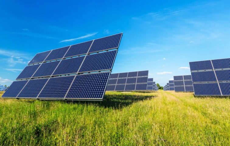 Perbedaan Energi Terbarukan dan Energi Fosil